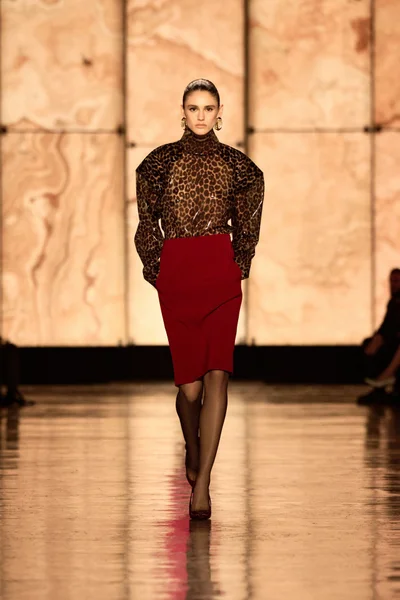 Look 12